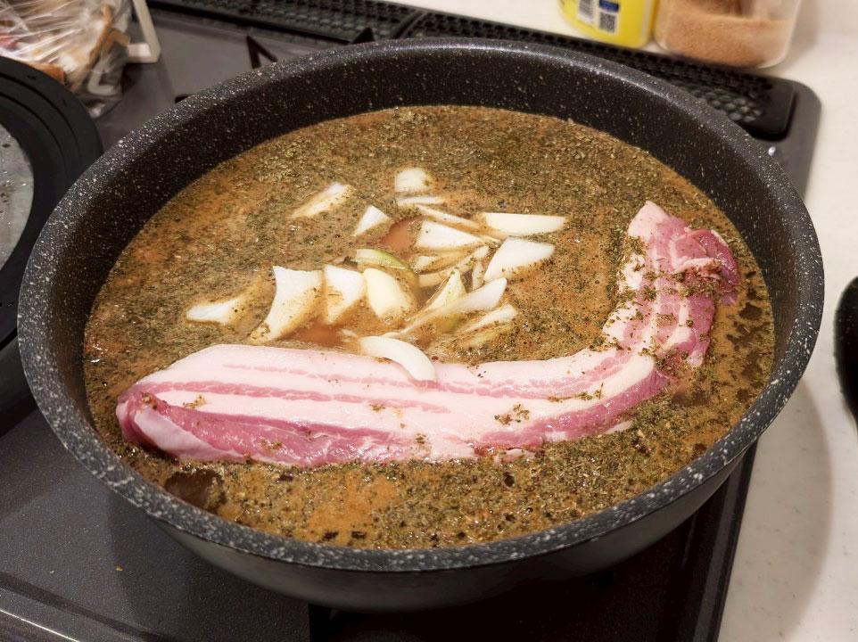 豚肩ロース細切れ肉 豚バラブロック肉 オレガノ クミンパウダー 鍋
