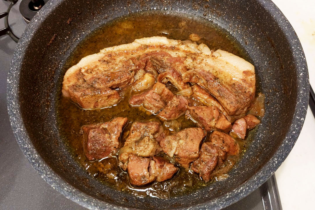 カルニタス 煮込み 完成