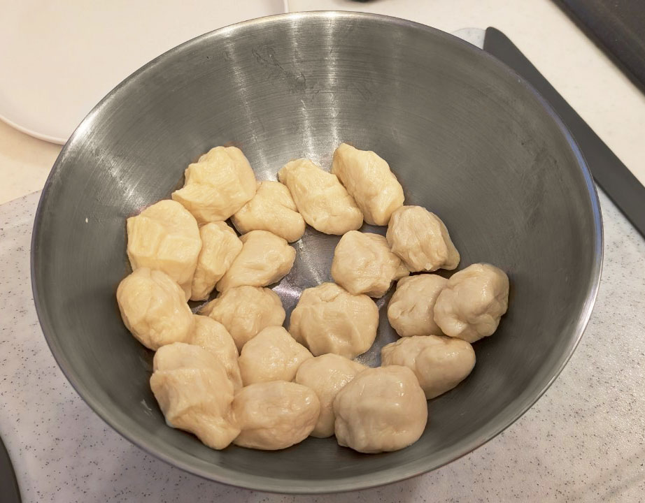 捏ねて適量にちぎった画像